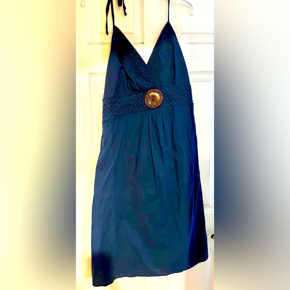 Torrid- Vintage Y2K, Boho Navy tie neck halter dress w/ crochet lace detailing.
